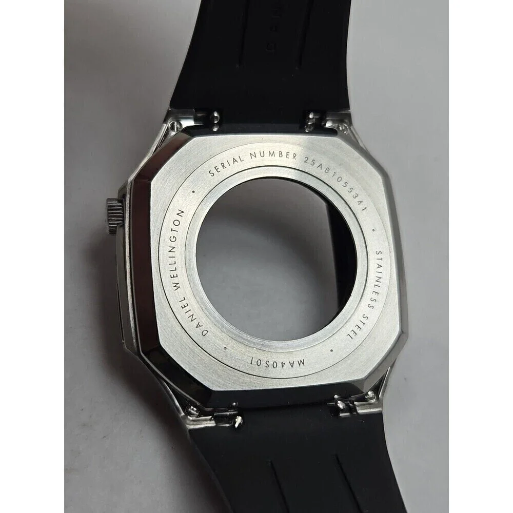 Daniel Wellington case exterior